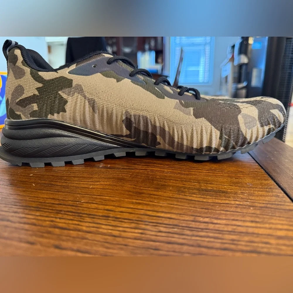 NWOB Men’s Krisley Trail Running shoes. Size 14 Men’s